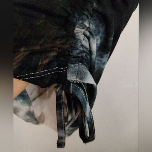 Riley & James Tie Dye Dragon Print Runched Sides Top size 2X - Picture 7 of 14